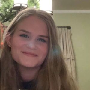 Meet your Posher, Makayla